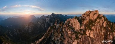 Пик Небесная столица на закате Пик Небесная столица на закате