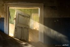 Песок и время не щадят строений Песок и время не щадят строений