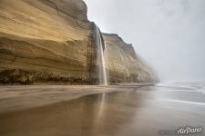 Водопад высотой 25 метров Водопад высотой 25 метров