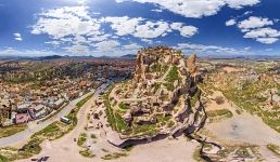 Скальная крепость Учхисар