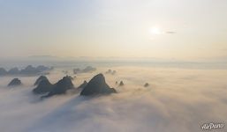 Облака над горами Гуйлинь Облака над горами Гуйлинь